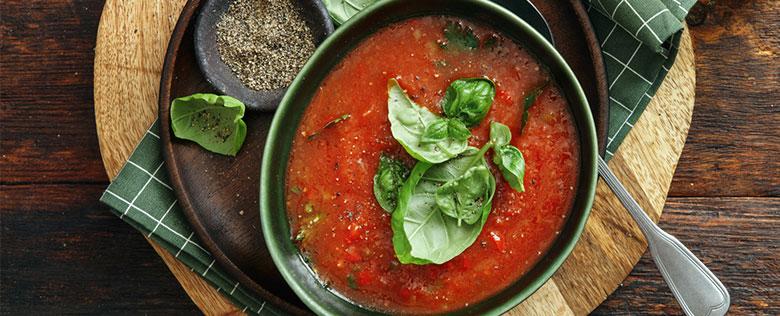zupa pomidorowa z bazylią